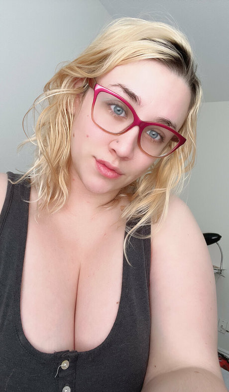 ashucosfree only fans content