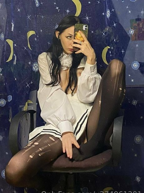 lottymurr onlyfans topless