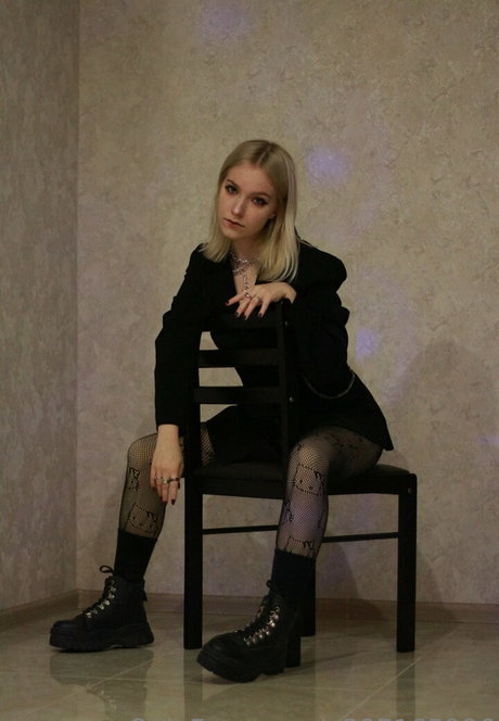 latina solo onlyfans hot shot