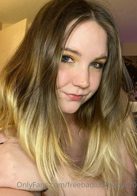 freebadluckbaby420 onlyfans leak ass