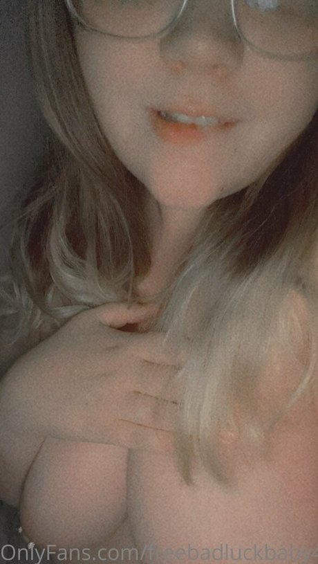 freebadluckbaby420 onlyfans naked leak