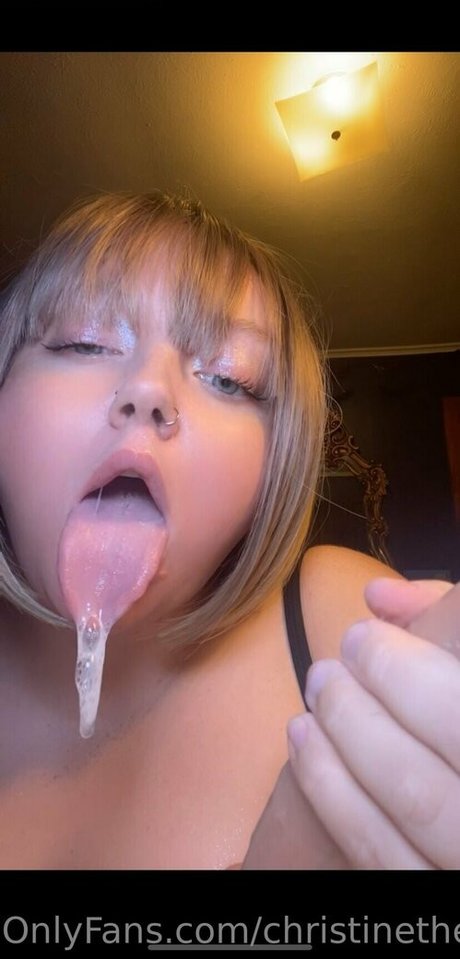 christinethequeenn onlyfans desnuda