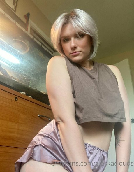 alaskaclouds onlyfans leak naked