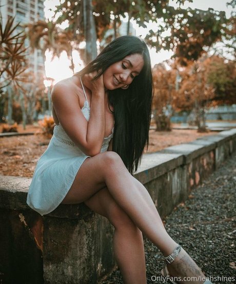 leahshines onlyfans public photos