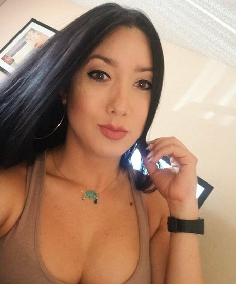 leahshines onlyfans leakes