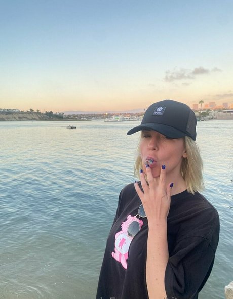 kitmercerxo naked on onlyfans