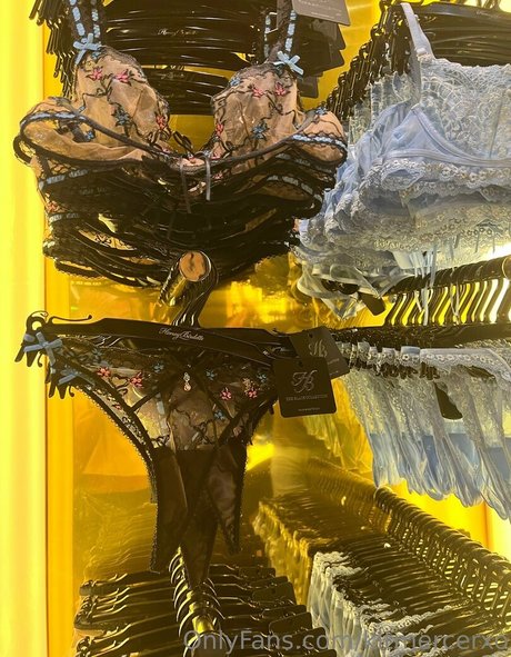 kitmercerxo onlyfans tits