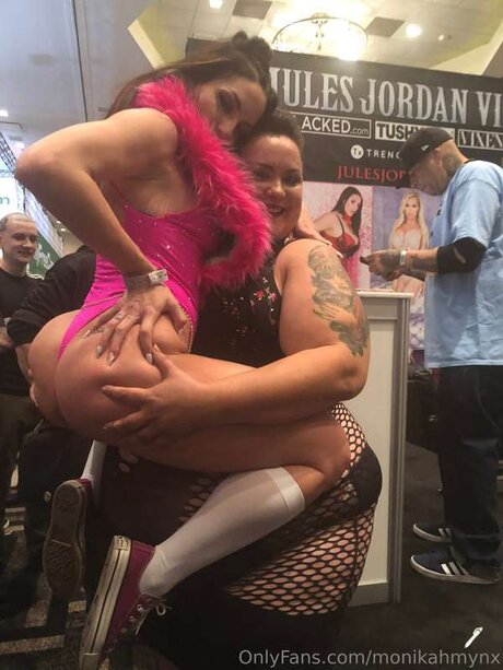 hung shemale onlyfans free naked artwork