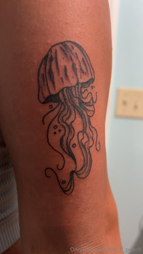 Fav Fl Peach onlyfans model images