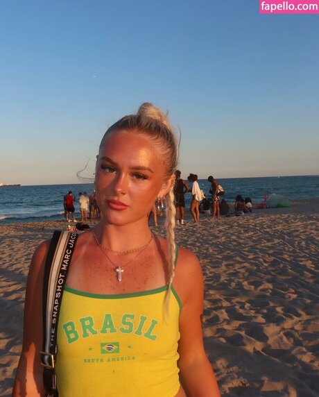 Gracie Dyer onlyfans leaked pics