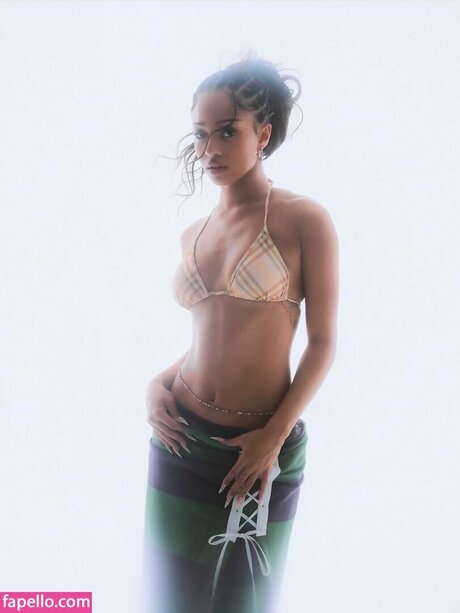 Manon Bannerman onlyfans leaked tits