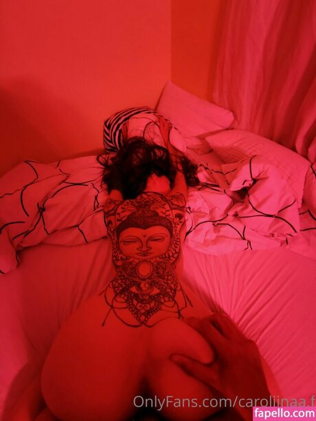 caroliinaa f onlyfans strip tease