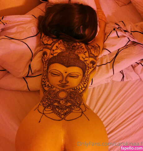 caroliinaa f onlyfans strip