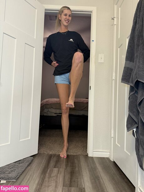 Amazon Allie onlyfans topless