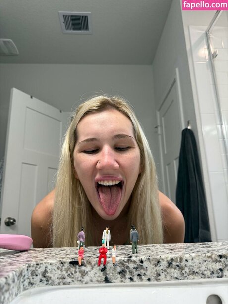 Amazon Allie onlyfans posts