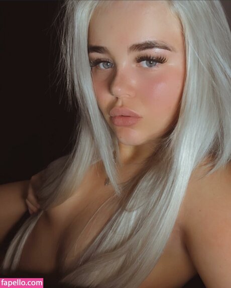 Lotus Petrie topless onlyfans