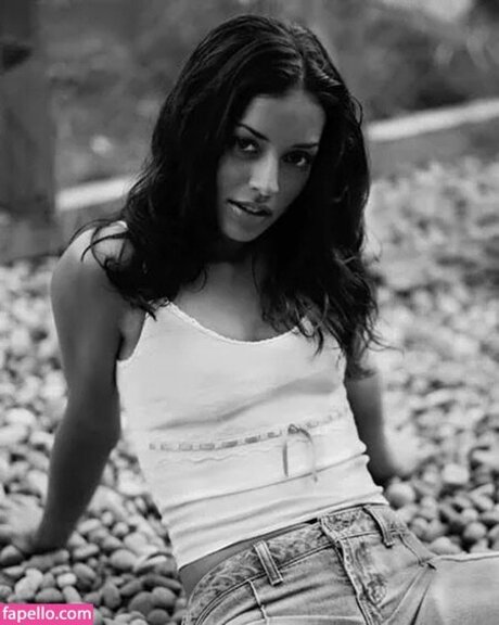 Emmanuelle Vaugier onlyfans leak