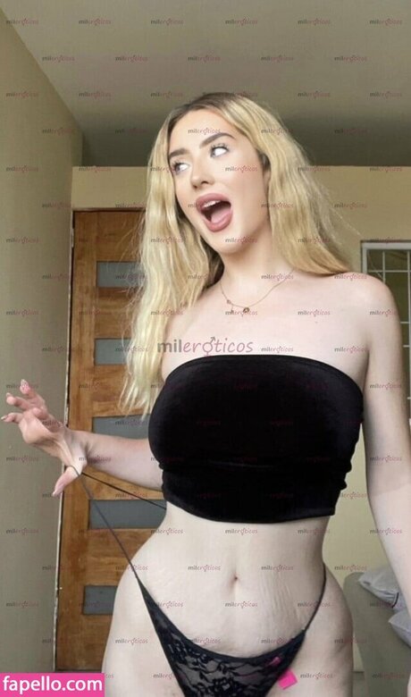 larusaxoxo onlyfans nudes