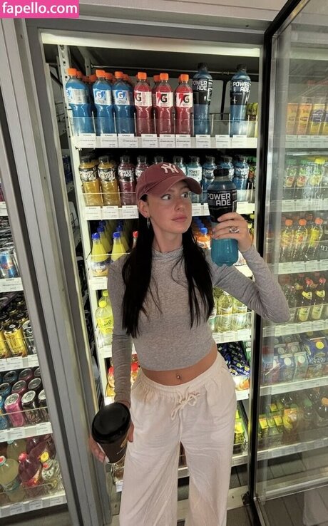 oliviarcox naked onlyfans leak