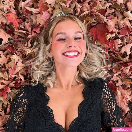 Lydia Feiler tits onlyfans