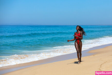 Naomi Nash onlyfans leaks.