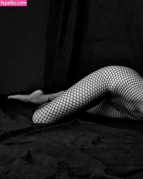 Laura Oganessian nude leaked onlyfans