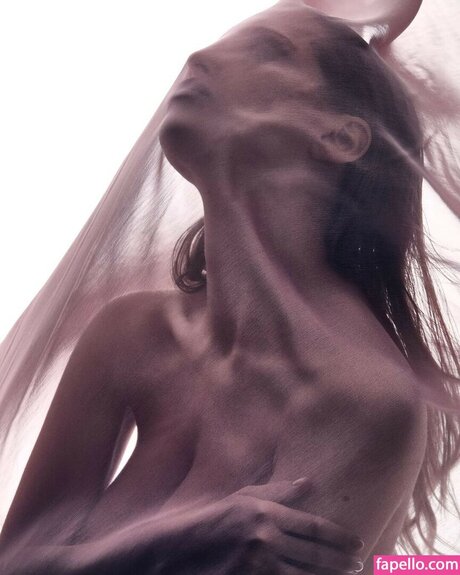 Laura Oganessian onlyfans nude