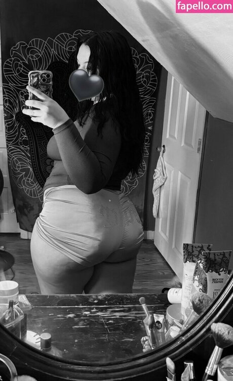 Weezy Weezyouttaherea onlyfans leaked nude