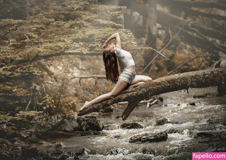 Larissa Schmiederer onlyfans nude content