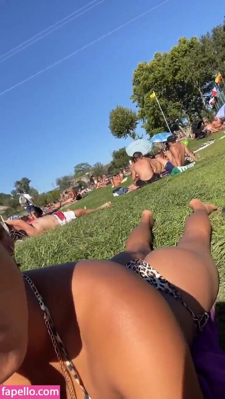 wahyne only fans nude