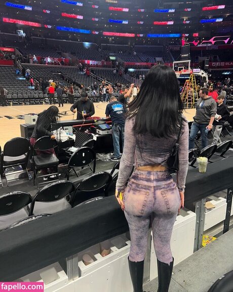 Leah Kateb onlyfans leakes