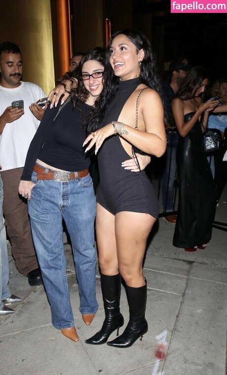 Leah Kateb nude on onlyfans