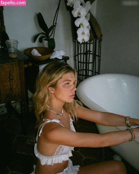 Ellie Thumann onlyfans public photos