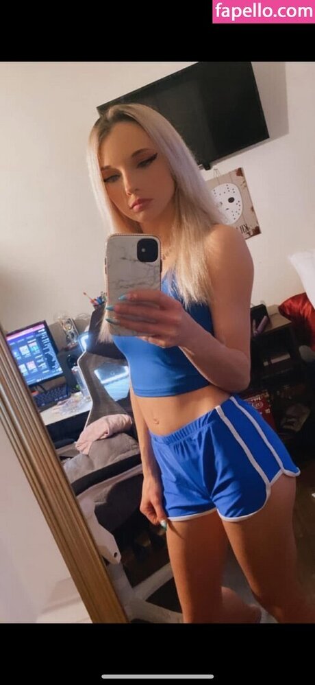 Kelly Lyn onlyfans lesk