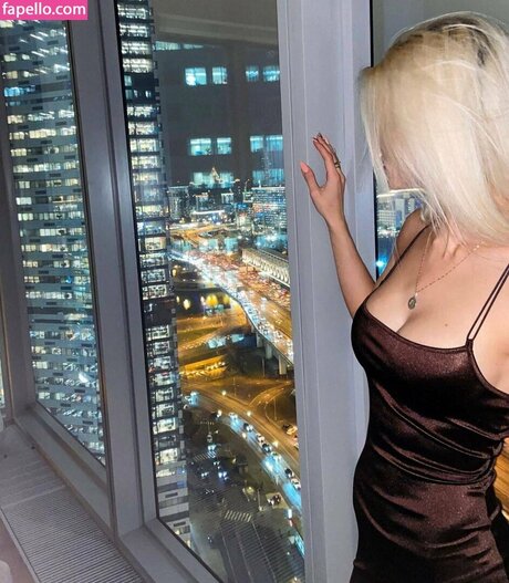 leradiller onlyfans boobs