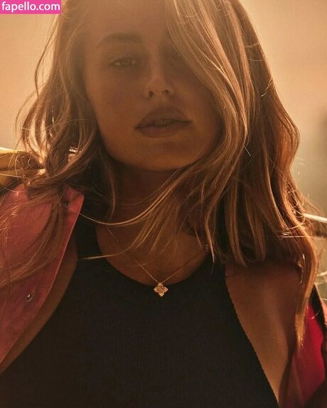 Olivia Elliott onlyfans tits