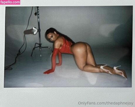 DaphneJoy onlyfans pictures