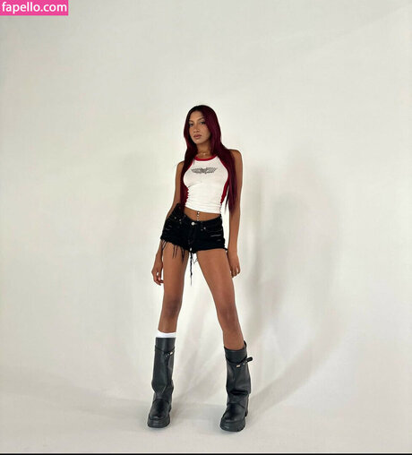 Lara Raj onlyfans leak