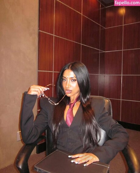 Lara Raj onlyfans archive