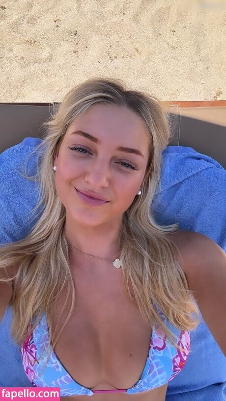 Sydney Thomas onlyfans naked pics