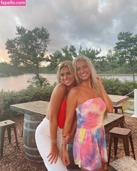 Sydney Thomas only fans pictures