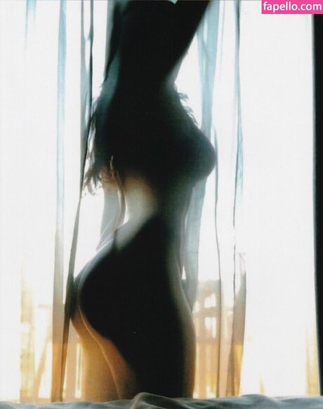 mackenziedern onlyfans desnuda