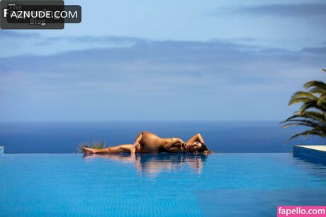 evabenetatou onlyfans model photos