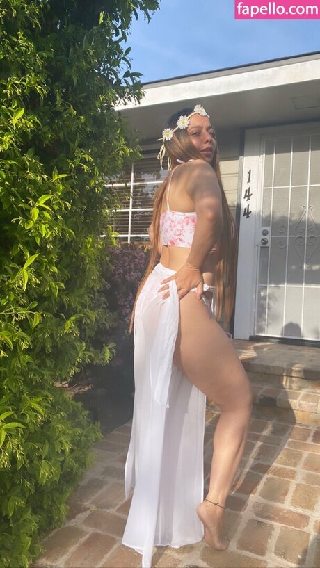 Jasmine Sandlas nude only fans leaks