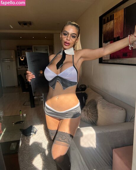 Antonela Pane onlyfans strip tease