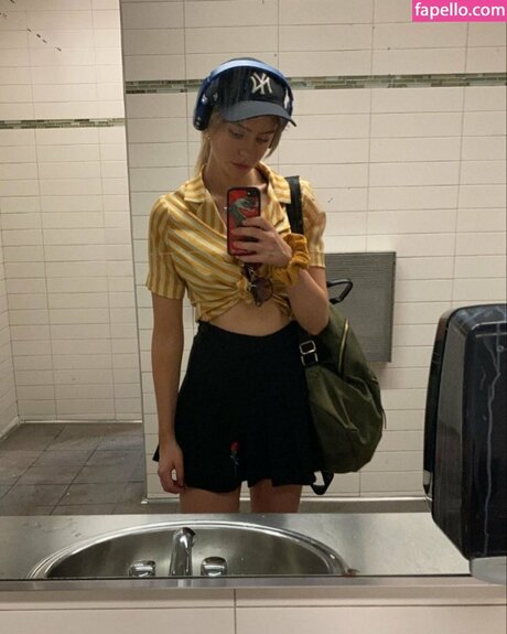 Maddie Phillips onlyfans boobs