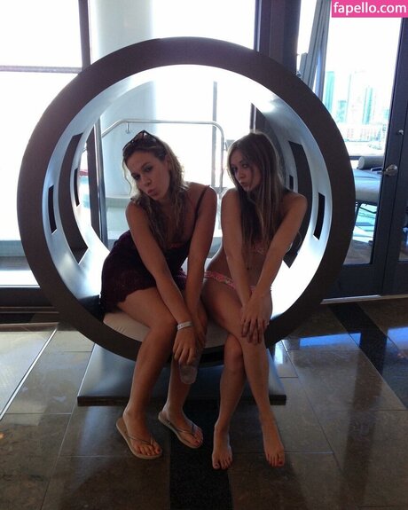 Billie Lourd onlyfans nude leaks