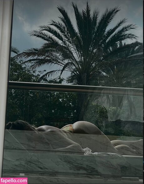 Ellesweats only fans.