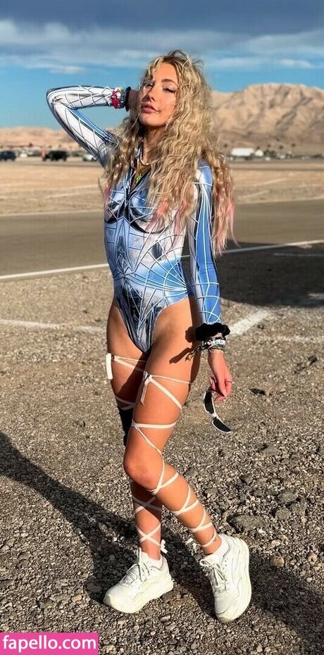 Caroline Ambrose only fans