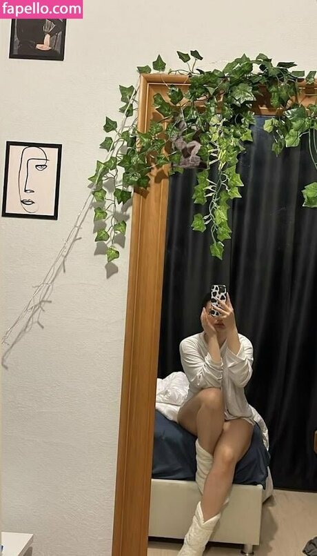 Su Balc_ onlyfans topless